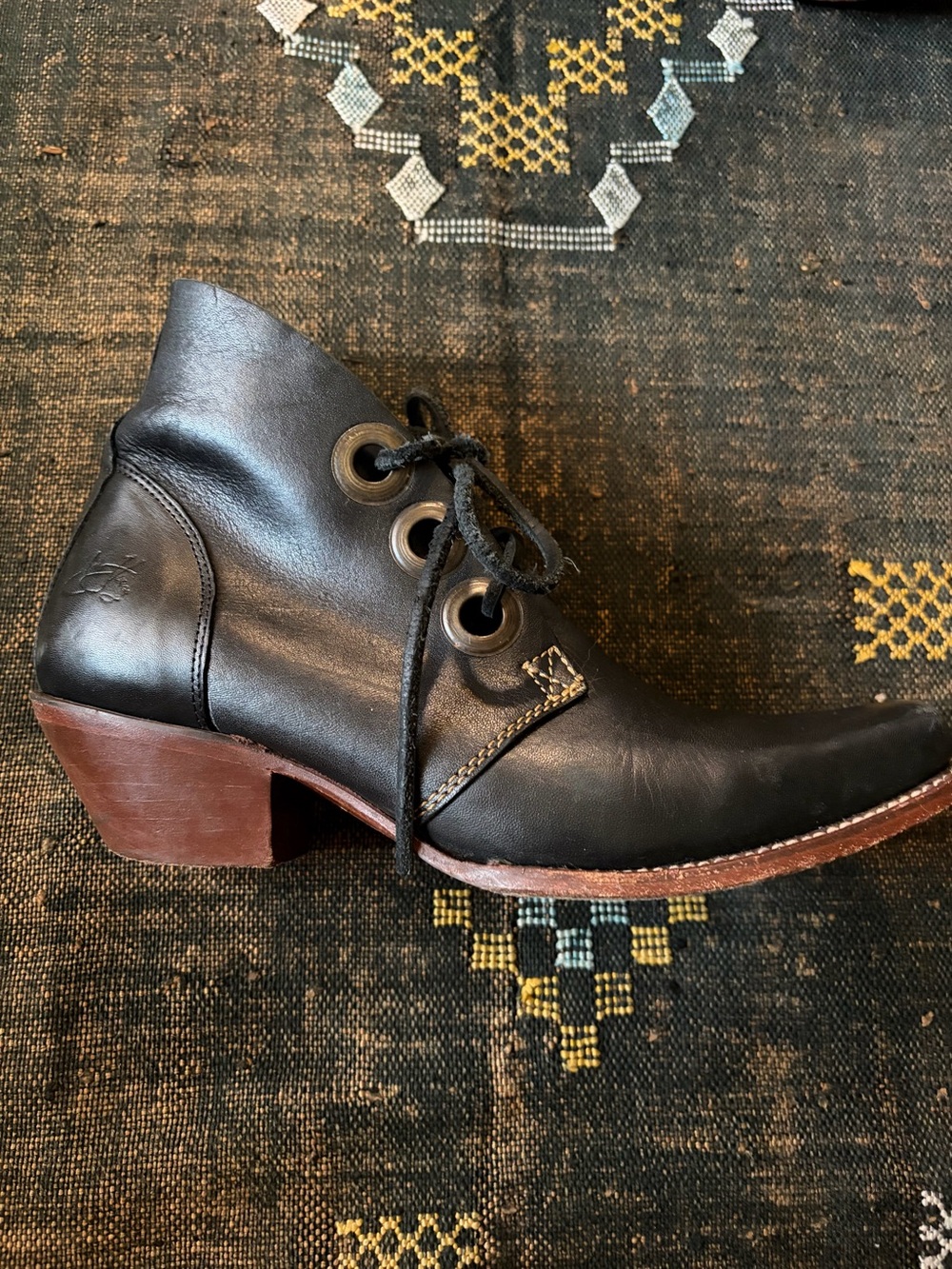 🔮Pre-loved John Fluevog Black Leather Simon lace-up ankle boots size 9 - Picture 5 of 15
